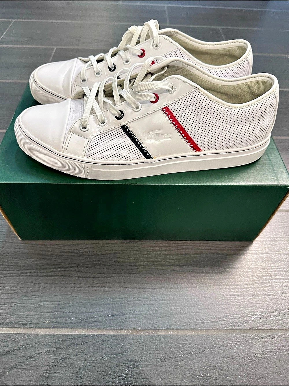Lacoste Cerberus EM Men’s White/Red/Navy retro trainers. Size US 10. Like New.
